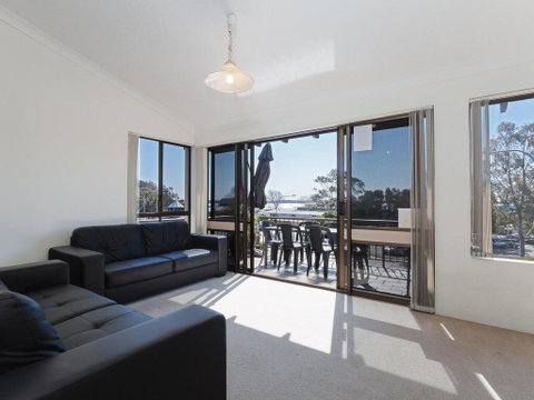 6 'Tradewinds' 110 Victoria Parade - Excellent CBD Location With Water Views - Accommodation Perth 1