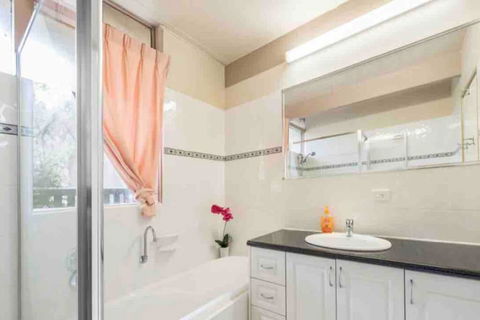 6 Bedroom Beautiful And Comfy Family House - Accommodation Perth 1