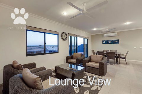 6 Corella Court - PRIVATE JETTY & POOL - Accommodation Perth 2