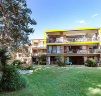 68 'Bay Parklands'  2 Gowrie Ave - aircon pool tennis court communal spa - Accommodation Perth