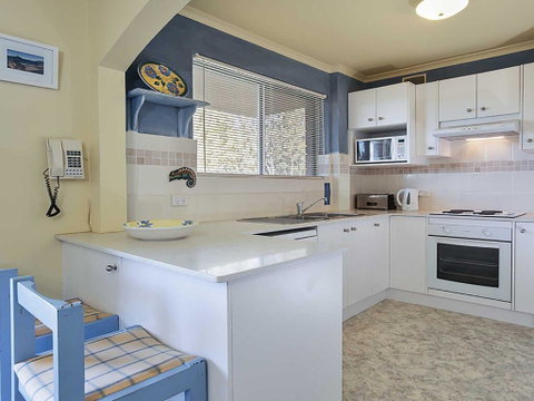 7 'Amaroo' 8 Ondine Close - Fantastic 2 Bedroom Unit So Close To The Waters Edge - Accommodation Perth 1