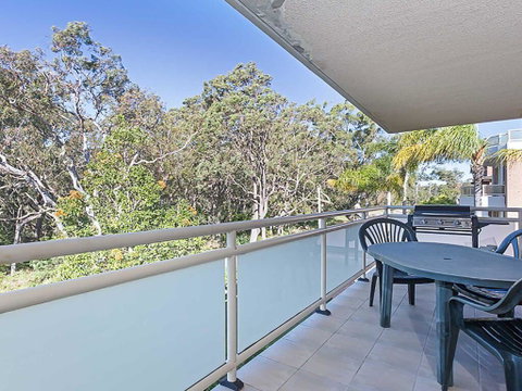 7 'Amaroo' 8 Ondine Close - Fantastic 2 Bedroom Unit So Close To The Waters Edge - Accommodation Perth 0