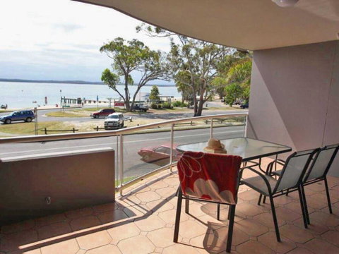 7 'Florentine' 11 Columbia Close - Air Conditioned Unit With Fantastic Views Of Little Beach - Accommodation Perth 1