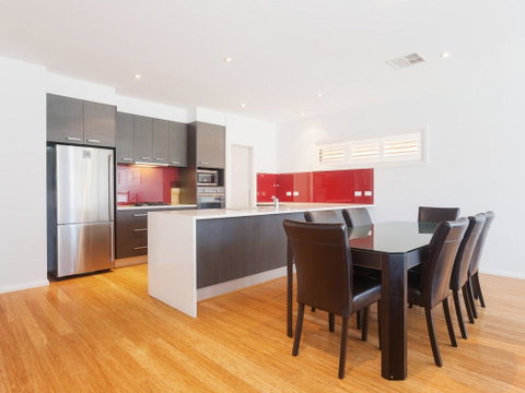 7a Judith Street - Stunning Duplex With Ducted Air Conditioning - Accommodation Perth 2
