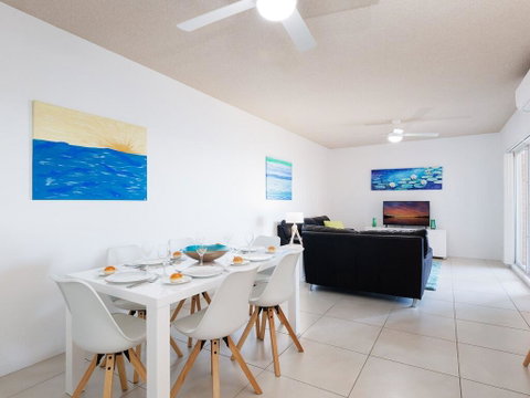 8 'Kiah' , 53 Victoria Parade - Stunning Water Views, WIFI & Air Con - Accommodation Perth 1