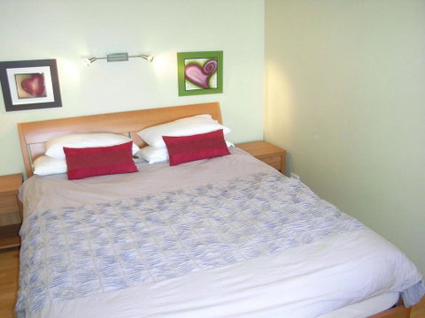 9 'Blue Vista', 13 Victoria Parade - Studio With Stunning Views - Accommodation Perth 3