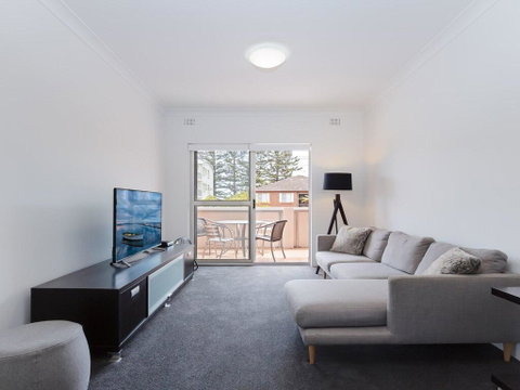 9 'Bronte Court', 17 Magnus Street - Renovated Unit With Filtered Views & Pool - Accommodation Perth 1
