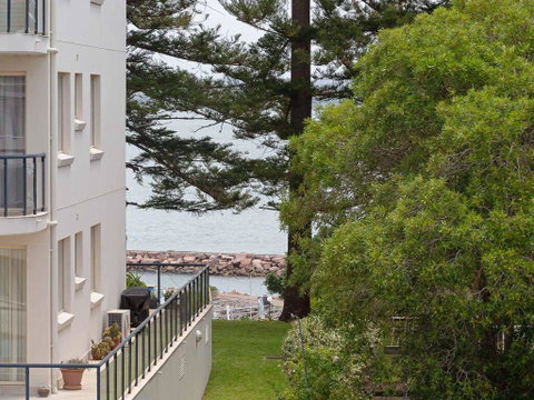 9 'Bronte Court', 17 Magnus Street - Renovated Unit With Filtered Views & Pool - Accommodation Perth 0