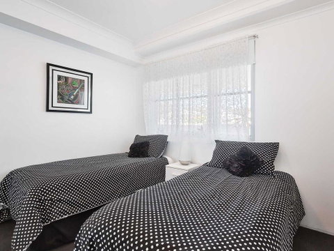 9 'Nelson Towers' 71a Victoria Parade - Unit In The Heart Of Nelson Bay With Water Views - Accommodation Perth 3