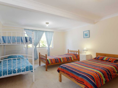 9 Pirralea Parade - Fantastic Family Getaway With Pool And Boat Parking - Accommodation Perth 3