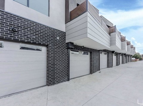 A Brand New Private Townhouse - Accommodation Perth 1