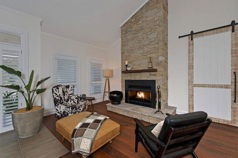 A Home Like Few Others - Accommodation Perth 2