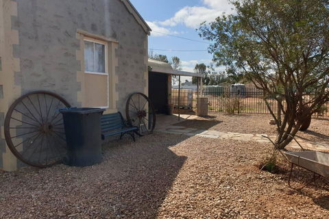 A Real Bush Retreat. Kangas, Emus & Starry Skies. - Perth Resorts 3