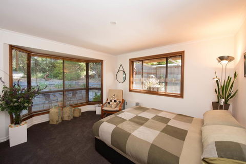 A Suite Spot In The Hills - Perth Resorts 0