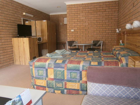 Aaron Inn Motel - Accommodation Perth 2