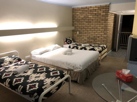 Abel Tasman Waterfront Motel - Accommodation Perth 1