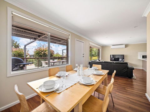 Eagle Bay Beach House - 300m To The Beach! - Accommodation Perth 3
