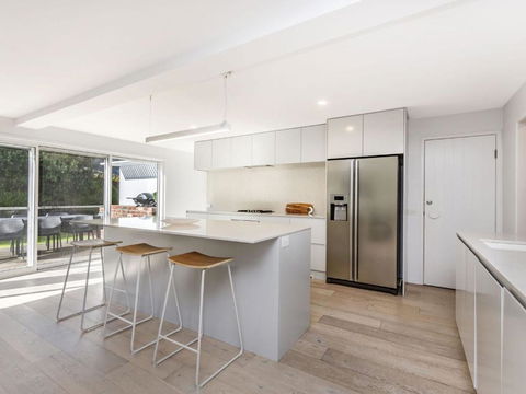 East Beach Retreat - Perth Resorts 3