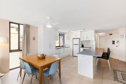Eastbourne U6 80 Esplanade Golden Beach - Perth Resorts 2