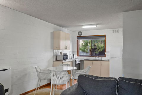 Eastern Beach Unit 2 - Perth Resorts 2