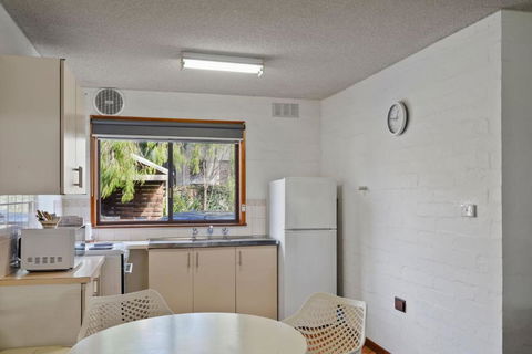 Eastern Beach Unit 2 - Perth Resorts 3