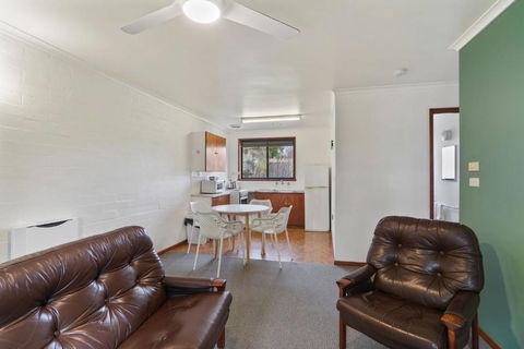 Eastern Beach Unit 4 - Perth Resorts 2