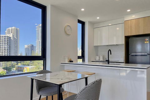 E.S. Surfers Paradise - Accommodation Perth 3