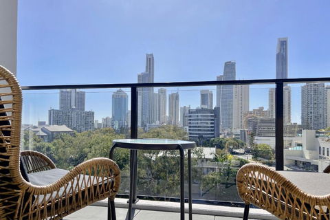 E.S. Surfers Paradise - Accommodation Perth 4