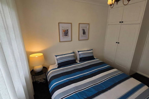Elsternwick Easy Living - 2 Bedroom Sleeping 4 - Accommodation Perth 1