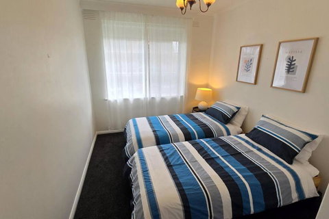 Elsternwick Easy Living - 2 Bedroom Sleeping 4 - Accommodation Perth 3