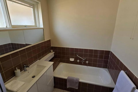 Elsternwick Easy Living - 2 Bedroom Sleeping 4 - Accommodation Perth 4