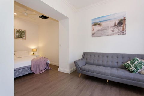 Emu At White Gum Lodge - Accommodation Perth 4