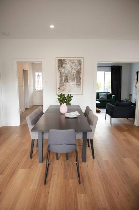 Enjoy A Renovated Retreat With Outdoor Bath - Accommodation Perth 2