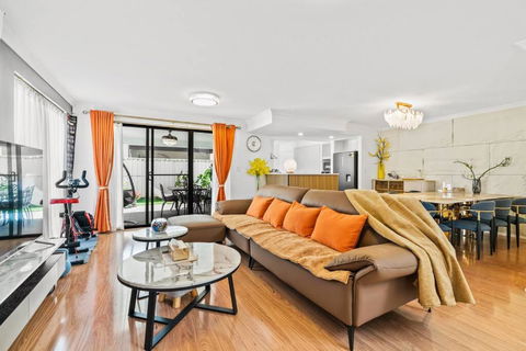 Equitice Autumn Moonlight Villa - Accommodation Perth 0