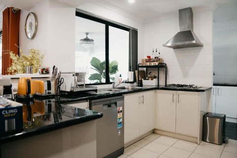 Equitice Autumn Moonlight Villa - Accommodation Perth 1