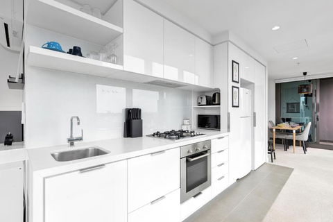 EPORO Tower Modern Apartments Melbourne Central CBD - Accommodation Perth 3