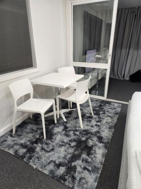 Entire Studio Apartment - Self Check-in - Accommodation Perth 4