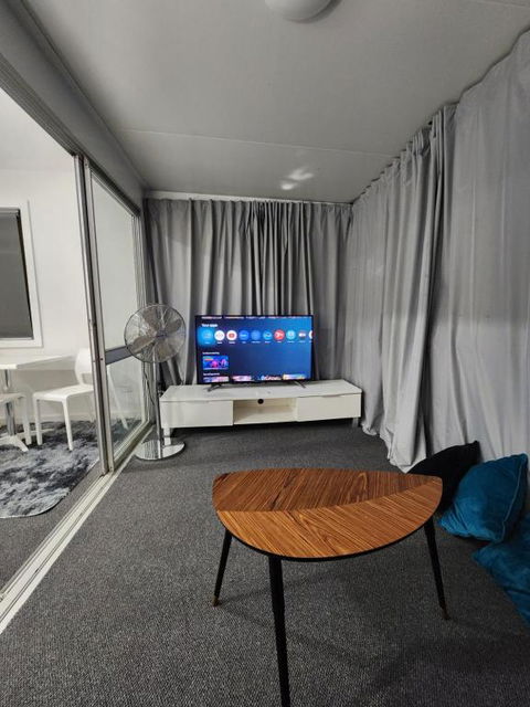 Entire Studio Apartment - Self Check-in - Accommodation Perth 1