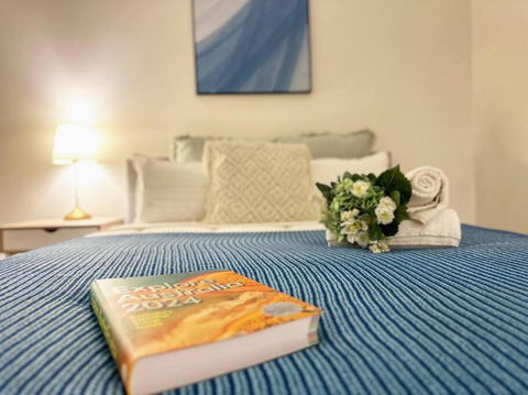 FC104 -1 BATH 2 BR Modern Oasis With, Pool & Gym - Perth Resorts 2