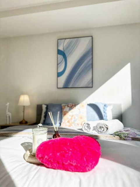 FC104 -1 BATH 2 BR Modern Oasis With, Pool & Gym - Perth Resorts 0