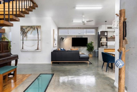 Exquisite Beachside Mansion - Accommodation Perth 4