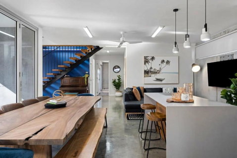 Exquisite Beachside Mansion - Accommodation Perth 1