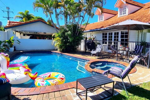 Fab 4brm Home With Pool A 15 Min Walk To Beach - Perth Resorts 0