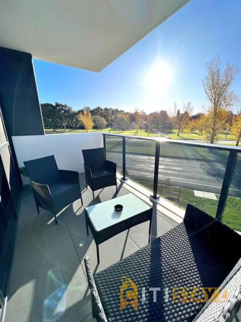 Fab In Phillip - 2bd 2bth Apt - Close To CBR Hospital - Perth Resorts 3