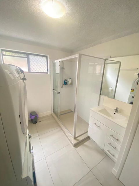 Fabulous Canal-front Unit In Mooloolaba - Perth Resorts 2
