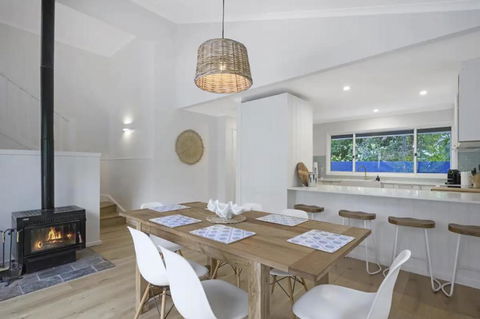 Family Friendly Beach House - 5mins Walk To The Beach - Accommodation Perth 0