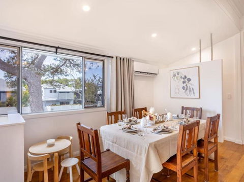Family Friendly Cozy 4BR House At Annerley - Accommodation Perth 1