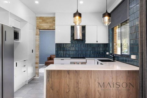 Family Getaway In Salt Ash - Perth Resorts 0