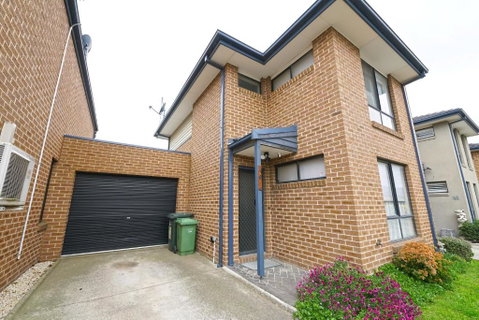 Fawkner Modern 3BR House Netflix WiFi Parking - Accommodation Perth 0