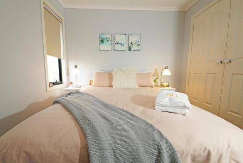 Fawkner Modern 3BR House Netflix WiFi Parking - Accommodation Perth 1